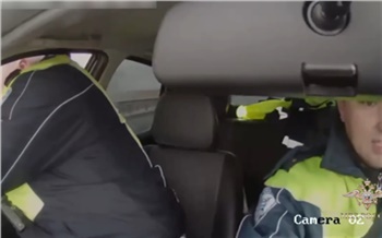 Красноярским полицейским пришлось стрелять по колесам Жигулей с 17-летним угонщиком за рулем