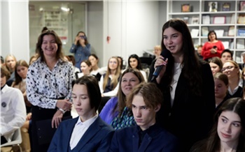 Вице-спикер краевого парламента и норильские школьники обсудили политику и карьерный рост