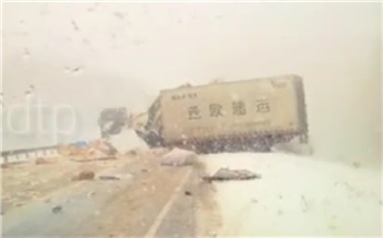 Три человека погибли при столкновении фур на трассе «Сибирь». Среди них граждане Китая и Беларуси