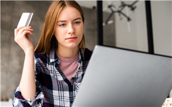 Красноярку уличили в мошенничестве с квартирой погибшего на СВО мужа