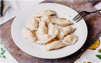 Красноярские специалисты рассказали, чем полезны вареники с творогом