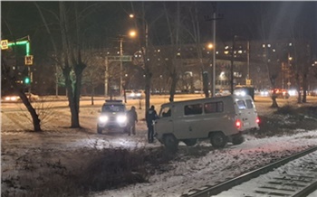 В Красноярске на платформе Студенческой под колесами поезда погиб 25-летний мужчина