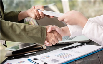 Депутаты предложили автоматически снижать ставки по действующим кредитам при падении ключевой