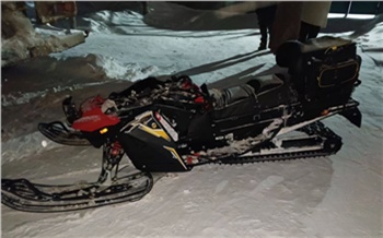 В Красноярском крае водитель снегохода погиб в ДТП с грузовиком