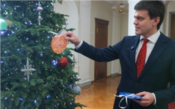 Губернатор Михаил Котюков исполнит новогодние желания нескольких детей из Красноярского края