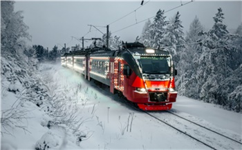 В Красноярске начинает курсировать сияющий новогодний электропоезд