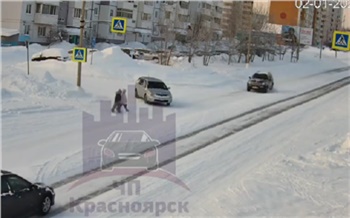 В Кодинске водитель кроссовера сбила двух девочек на пешеходном переходе