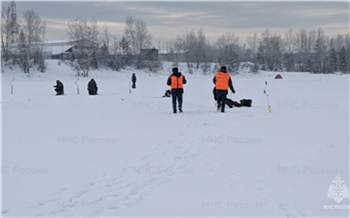 В Красноярске рыбаки-нарушители массово выходят на тонкий лёд