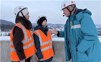 Энергетики исполнили мечту школьника из Челябинска побывать на Красноярской ГЭС