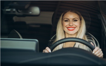 В новогоднюю ночь красноярка под шампанским решила перепарковать машину и устроила ДТП