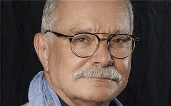 Красноярцев приглашают на бесплатную премьеру фильма о Никите Михалкове, встречу с режиссером картины и фотовыставку