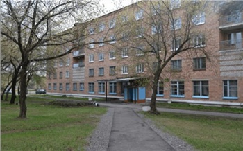 В Шушенском прокуратура помогла вернуться на работу завхозу колледжа, которую уволили незаконно