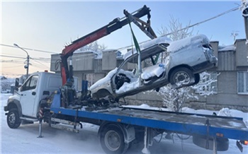 В Красноярске продолжается вывоз брошенного транспорта