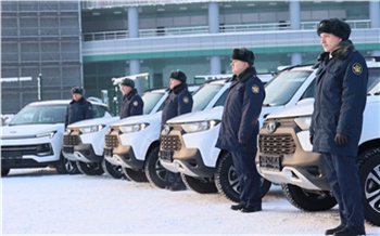 Губернатор Красноярского края передал начальнику ГУФСИН ключи от новых автомобилей