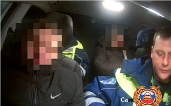 В Ужурском районе 15-летний подросток купил машину и сел за руль с разрешения матери