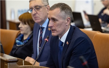 Заксобрание Красноярского края приняло два закона о льготах на жилье для семей участников СВО