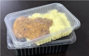 Двоих красноярцев обвинили в краже более 250 кг готовых блюд