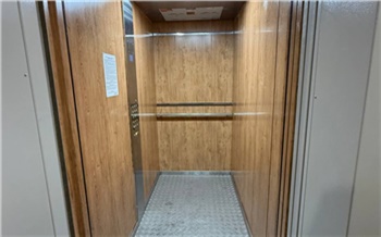 Лифт со школьницей упал в одной из многоэтажек Красноярска