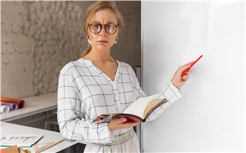 В Красноярском крае школьников оштрафовали на 10 тысяч за оскорбительное видео с учительницей