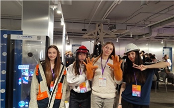 На фестивале в Красноярске энергетики Россети Сибирь познакомили школьников со своей профессией