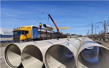 В Красноярск привезли первую партию труб для ремонта коллектора на улице Семафорной