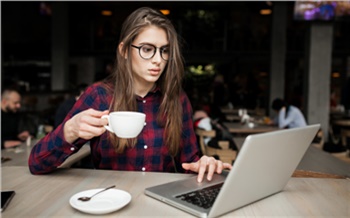 Минцифры добавило в белый список сайтов отдельные службы доставки, телеканалы и отряд ЛизаАлерт