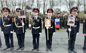 Голос истории и душа народа: более 800 кадет и гимназисток спели Смуглянку в Красноярске