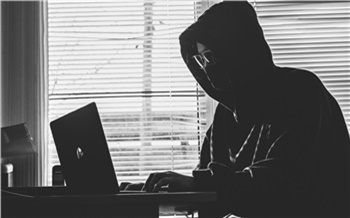 Могут похитить квартиру: россиян предупредили о действующих заодно с мошенниками риелторах