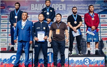 Красноярские борцы завоевали три медали на турнире Baikal Open