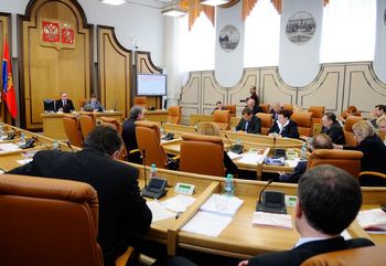 Доклад руководителя департамента горхозяйства вызвал серьезные дебаты среди депутатов