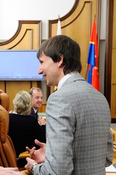 Депутат Глисков пожаловался мэрии на плачевное бытие красноярских общежитий