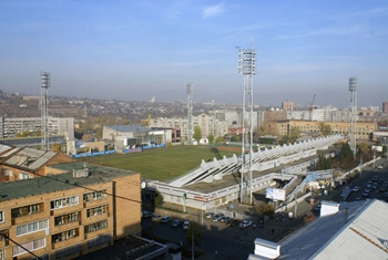 Стадион «Локомотив» теперь станет заботой краевого бюджета. Фото fotki.yandex.ru/users/alpi1960