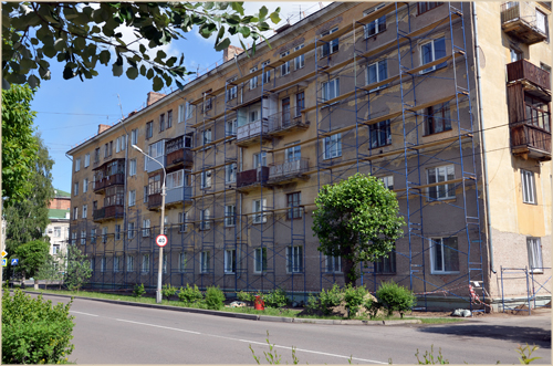 Ремонт фасадов в Ленинском районе Красноярска закончится позже намеченного