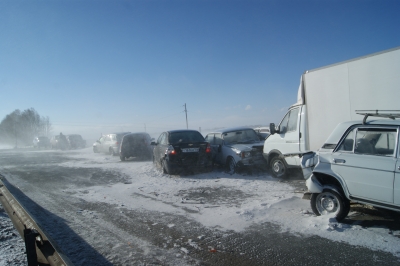 Участниками трех крупных ДТП в Красноярском крае стали более 25 автомобилей