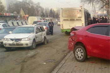 Плохое самочувствие водителя автобуса стало причиной крупного ДТП на «Зените»
