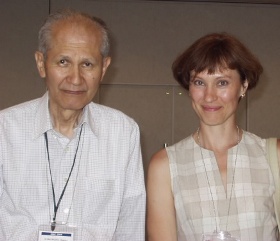 Старший научный сотрудник Института биофизики Светлана Маркова с нобелевским лауреатом Осаму Шимомура