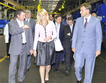 Министр здравоохранения и соцразвития РФ Татьяна Голикова во время визита на Комбайновый завод