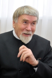Валентин Курбатов