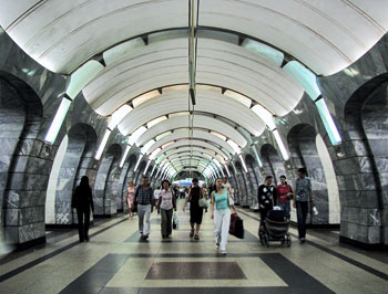 Метро, ст. Чкаловская