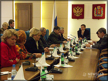 Встреча работников бюджетной сферы с Василием Кузубовым