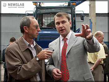 Андрей Гнездилов (справа)