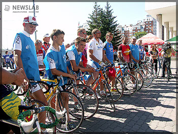 Участники велопробега «Саянское кольцо-2005» 