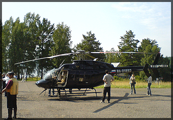 На Красноярском море сел американский вертолет Белл-407