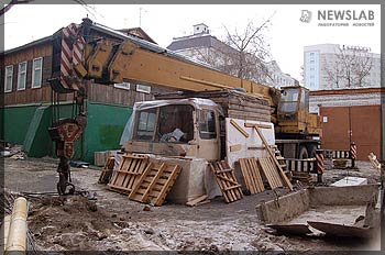 Стройка здания в центре Красноярска (архив)