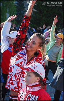 Чемпионка мира по скалолазанию Татьяна Руйга (в центре)