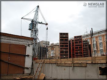 Стройка здания в центре Красноярска