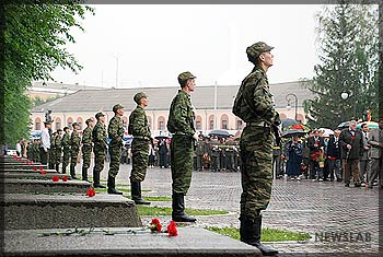 Традиционная церемония возложения венков в День памяти и скорби, 22 июня, на Мемориале Победы