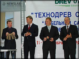 На выставке  «Технодрев-Сибирь 2007»