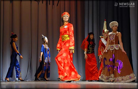 Фото: Национальные костюмы. Первый Межрегиональный конкурс красоты Мисс Азия – Сибирь 2007