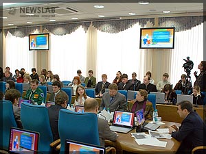 Фото: На встрече губернатора Красноярского края Александра Хлопонина с представителями ряда молодежных организаций и инициативных групп